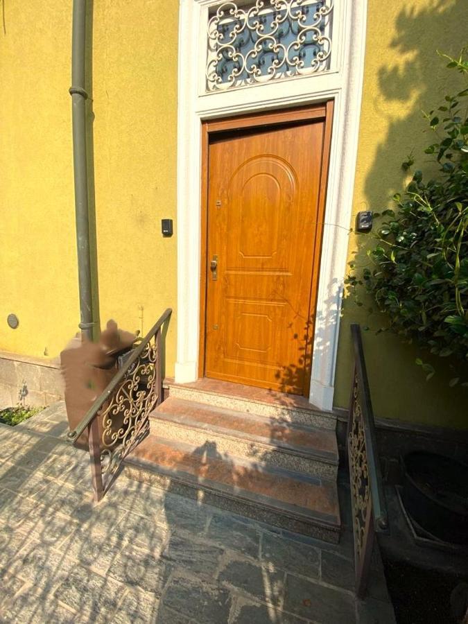 Apartment In Villa Milano Bagian luar foto