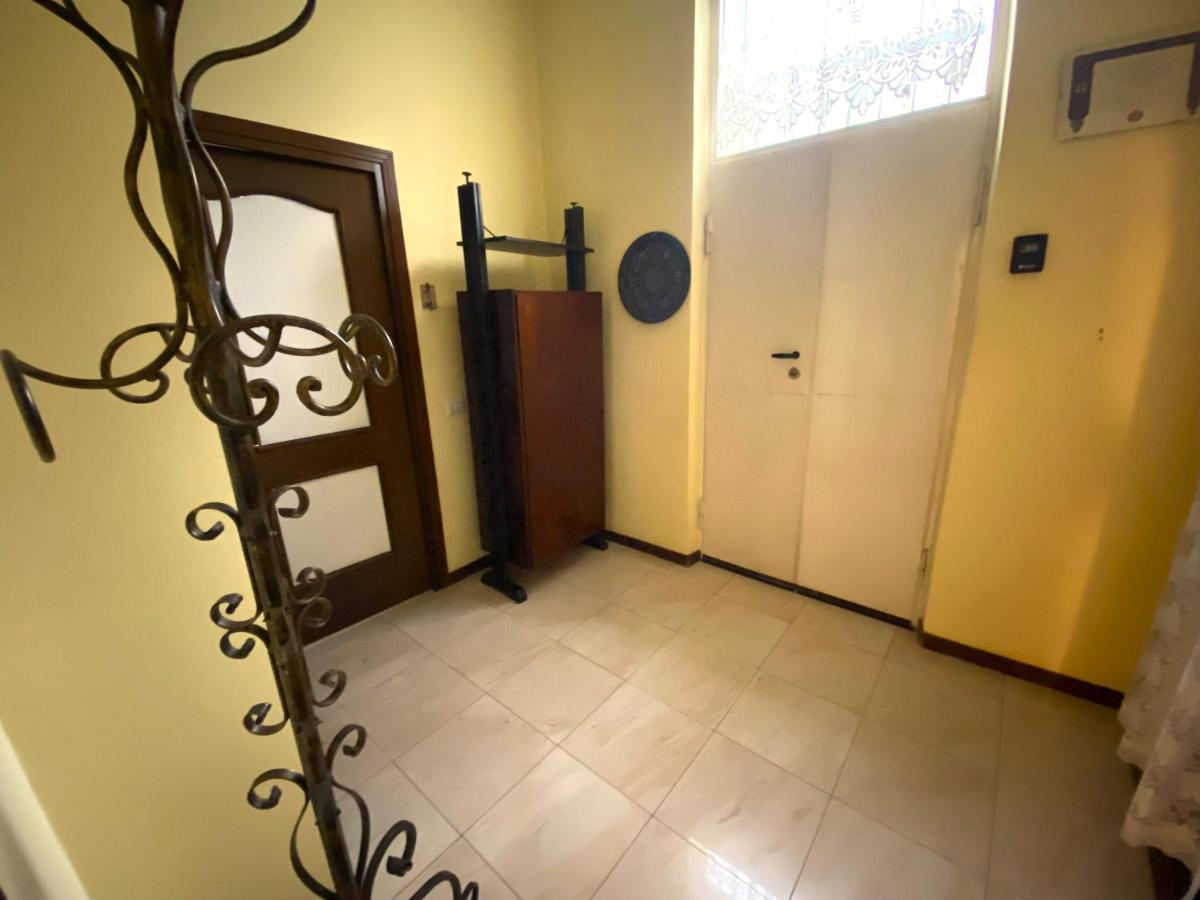 Apartment In Villa Milano Bagian luar foto